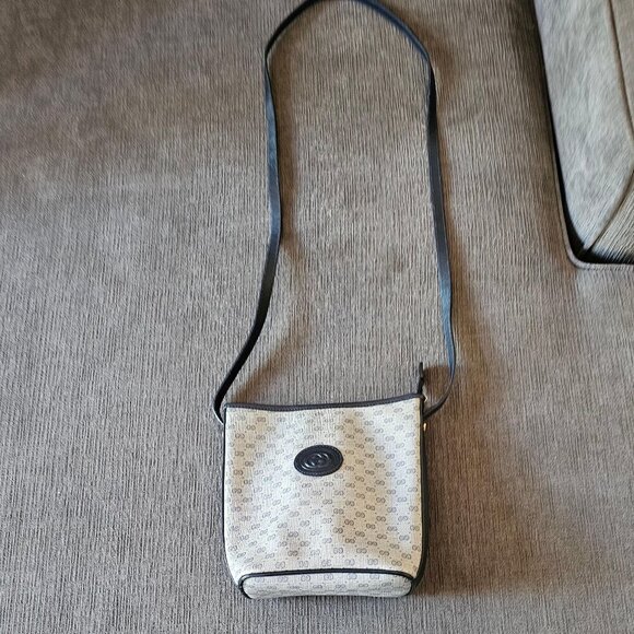 GUCCI Navy Blue Canvas Supreme Micro GG Blue Trim Crossbody Bag Authenticated - Picture 2 of 16